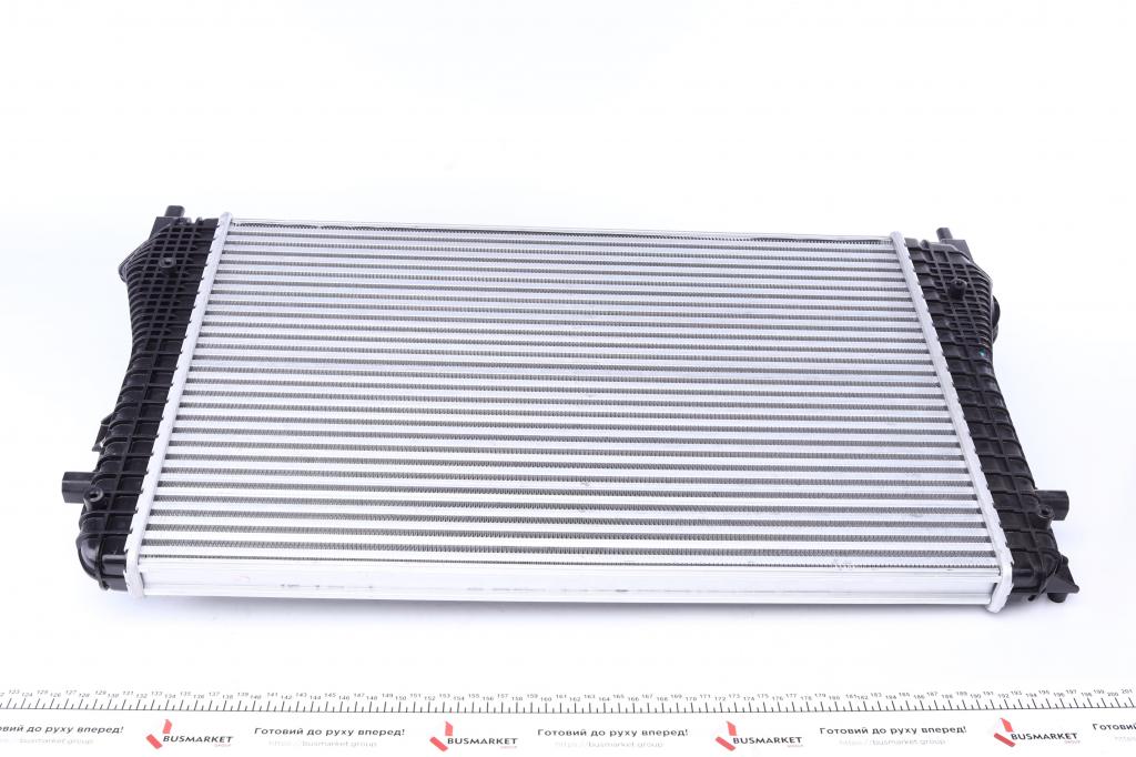 Радіатор інтеркулера VW Passat/Sharan/Tiguan 1.4-2.0D 05- NRF 30306