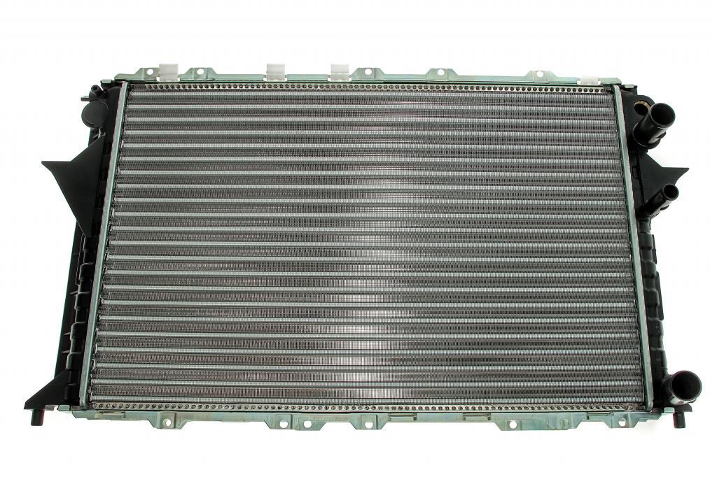 Радіатор охолодження Audi 80/100/A6 90-97 NRF 58868